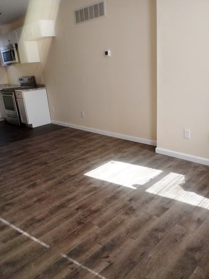 203 E 22nd St - Photo 2 of 8