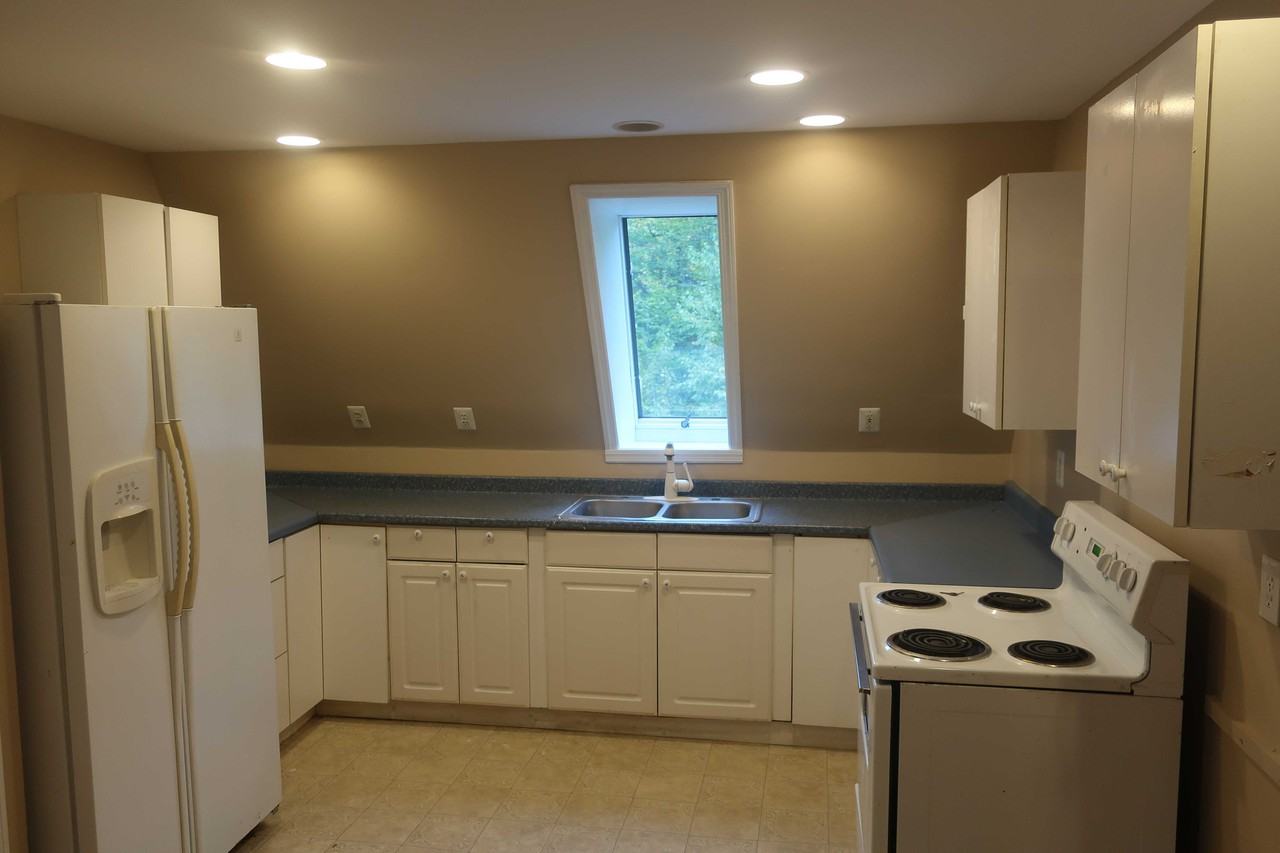 2881 Ohio St Suite 9 - Photo 2 of 10