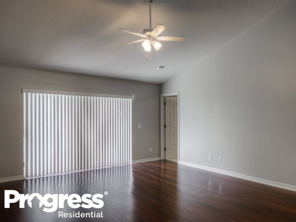 3820 Bayshore Cir - Photo 2 of 15