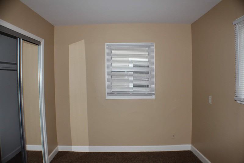 2393 Fisher - Photo 2 of 12