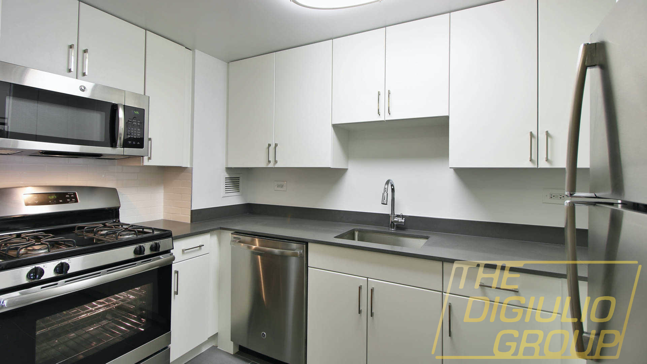 W 54th St & 10th Ave #0207 - Photo 3 of 7