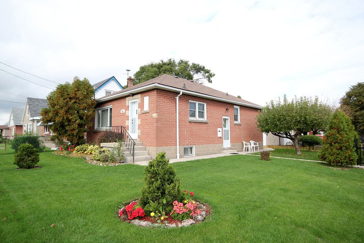 609 Mohawk Road East #Main - Photo 2 of 11