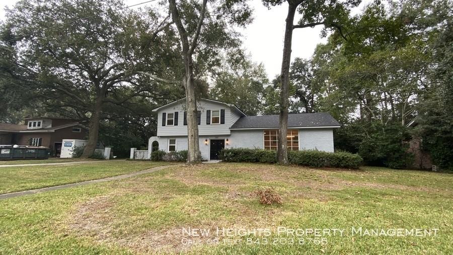 1263 Keble Rd - Photo 3 of 36