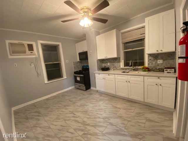 72 W 13th St - Photo 2 of 5