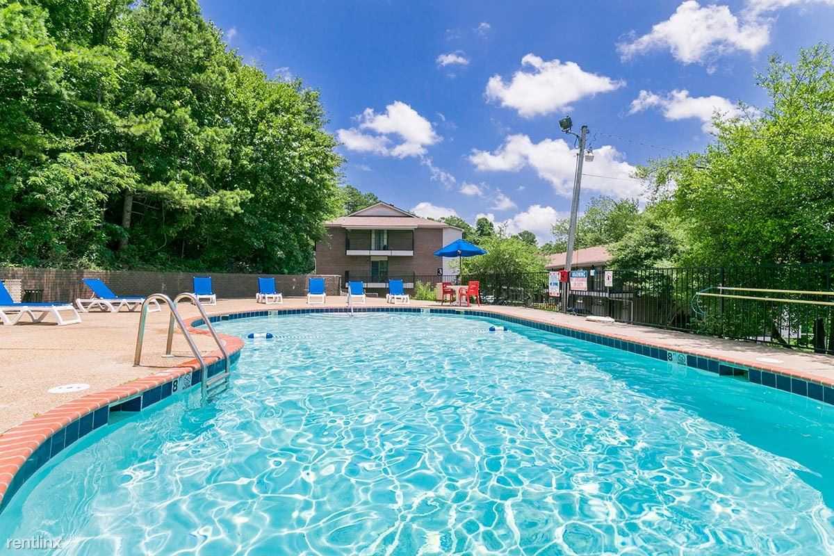 Crestwood Manor Apartments - Photo 2 of 10