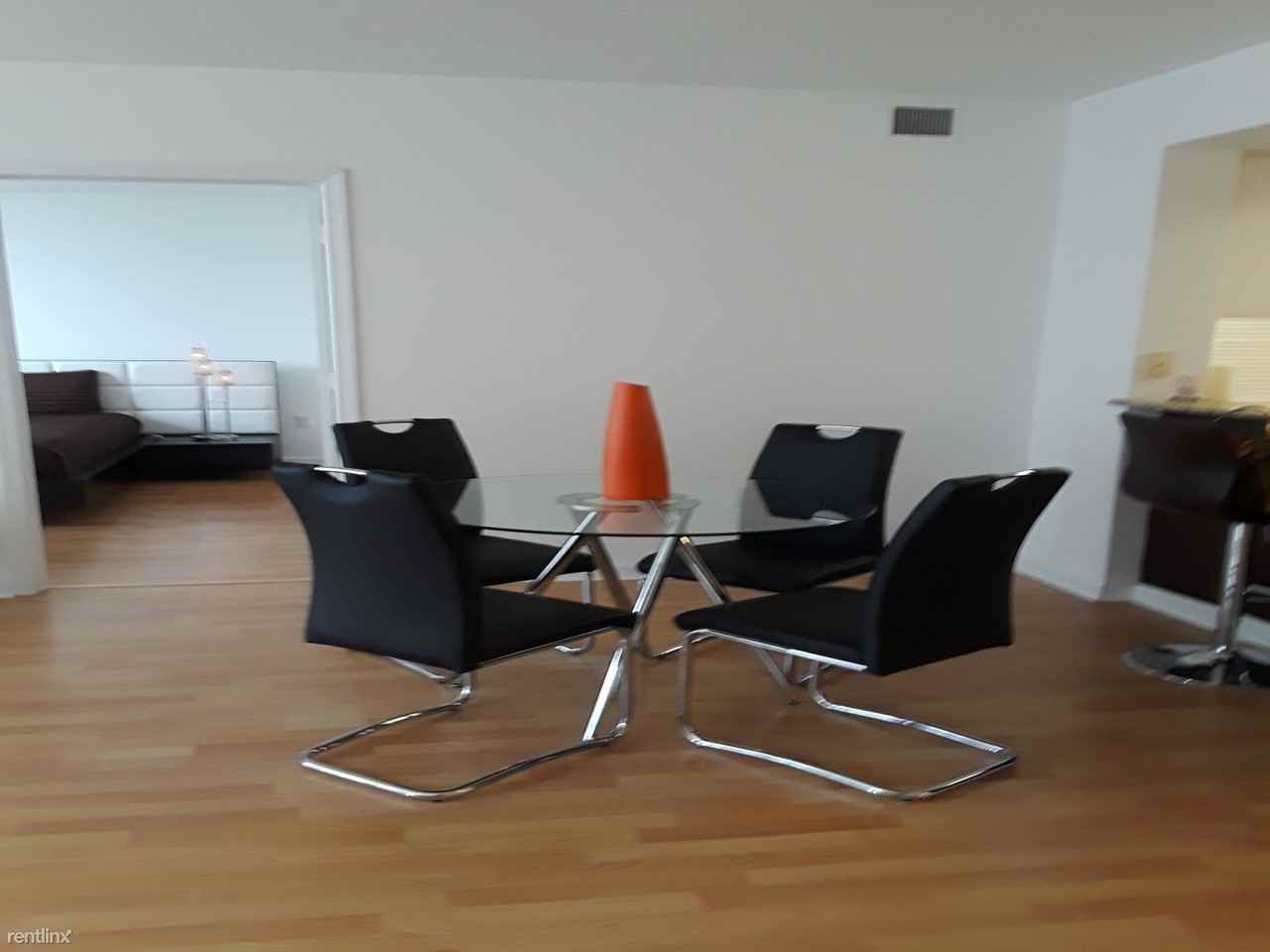 Turnberry on the Green - Photo 3 of 10