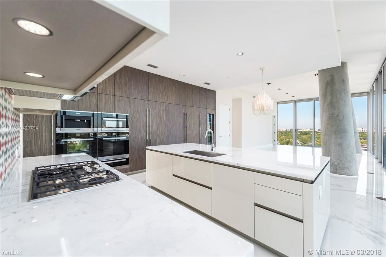 2669 S Bayshore Dr - Photo 2 of 11