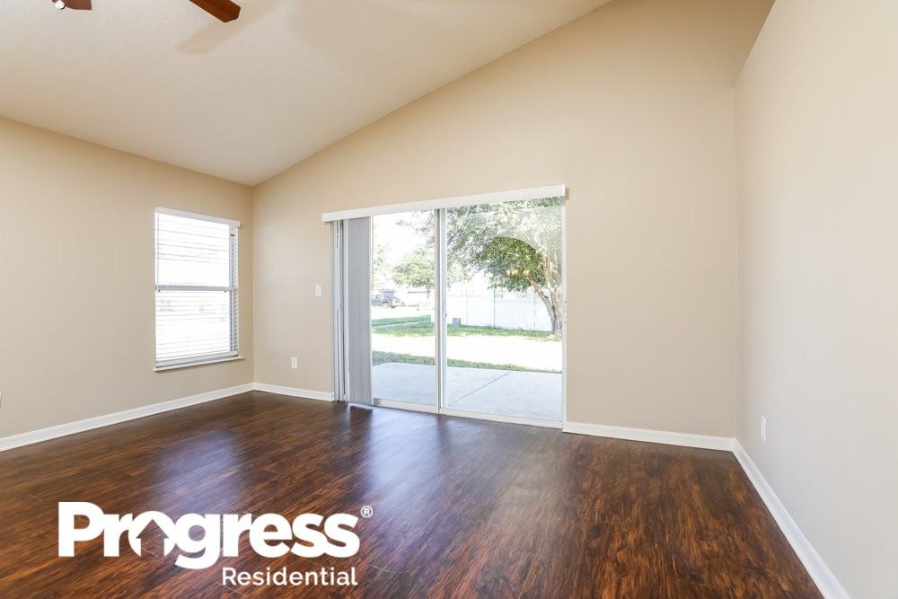 4157 Waltham Forest Dr - Photo 3 of 16