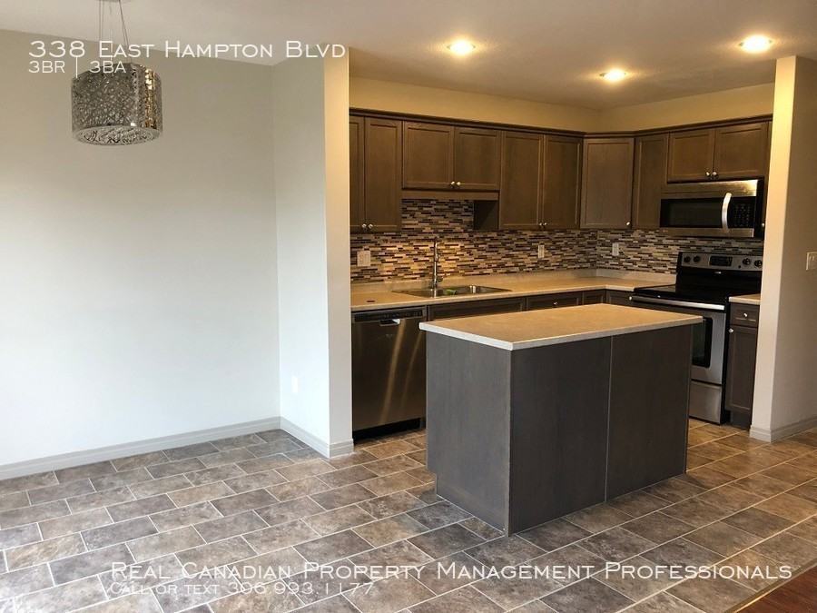 338 East Hampton Blvd - Photo 2 of 10