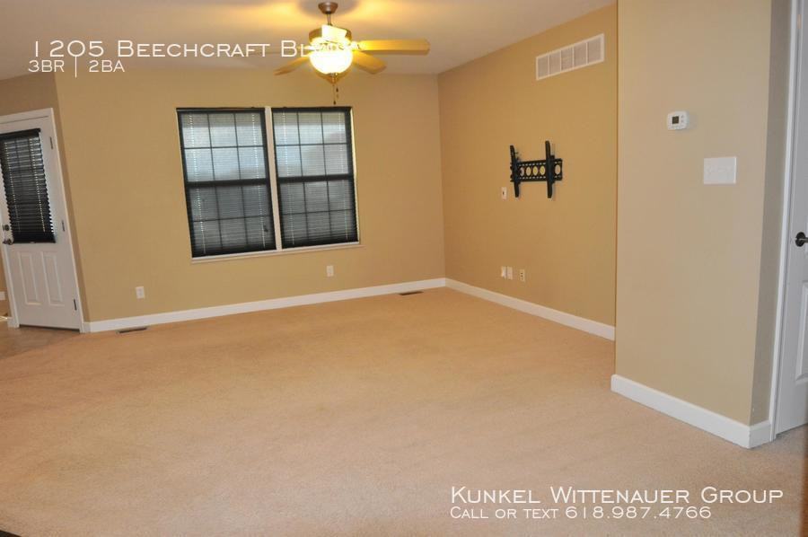 1205 Beechcraft Blvd - Photo 3 of 26