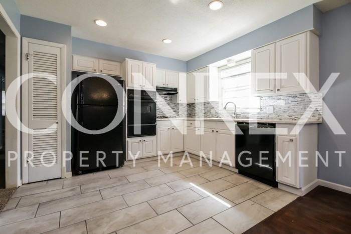 15207 East 43 Place South - Photo 2 of 8