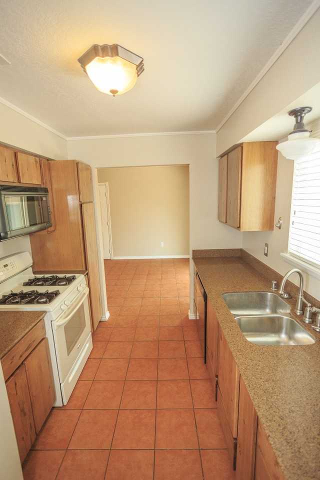 3403 San Medina Avenue - Photo 3 of 20
