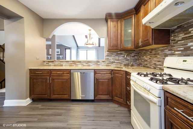 1567 Columbia #0 - Photo 3 of 13