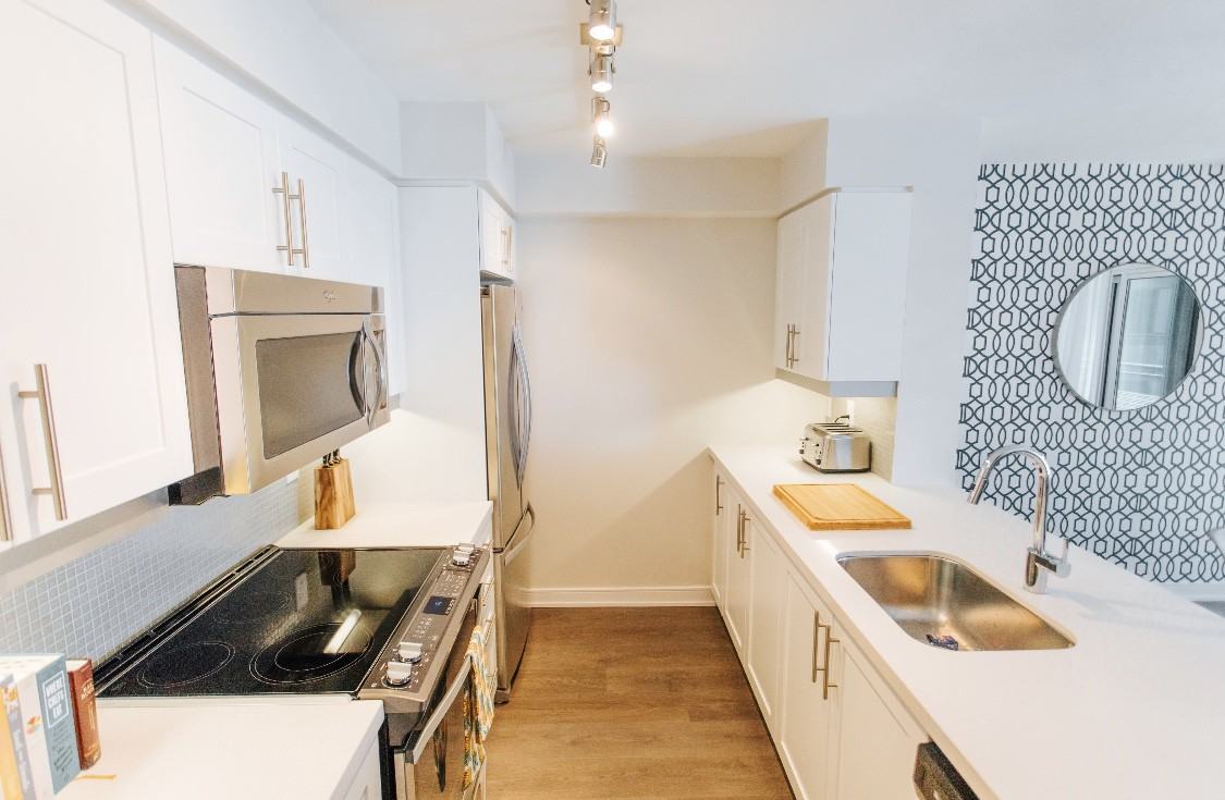 525 Adelaide Street West