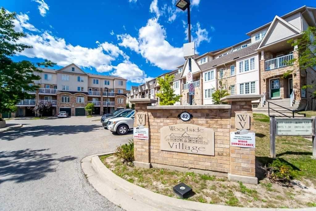 3 BED 2 BATH TOWNHOUSE FOR RENT SCARBOROUGH MCLEVIN AVENUE