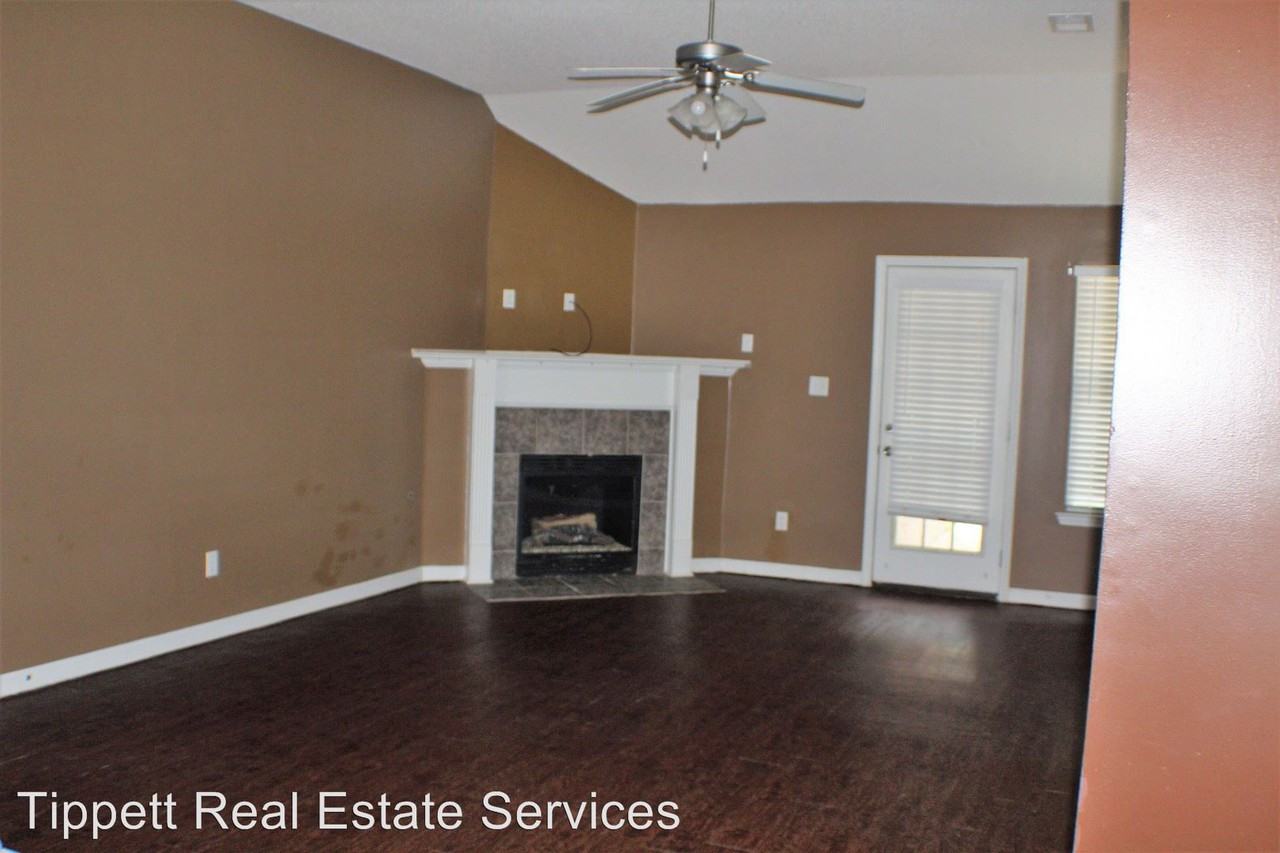 843 Trafalgar - Photo 2 of 12