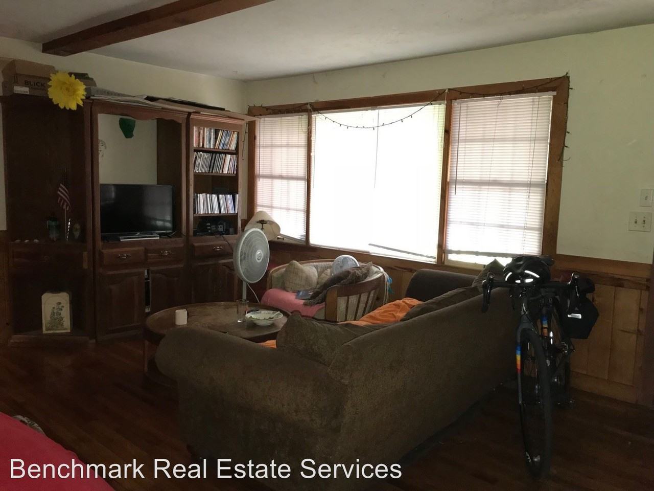 317 Pauls Drive - Photo 3 of 8