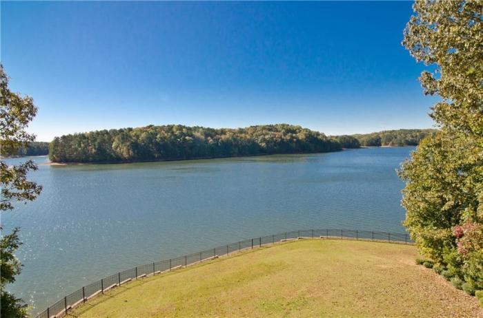 916 Oak Drive - Photo 2 of 41