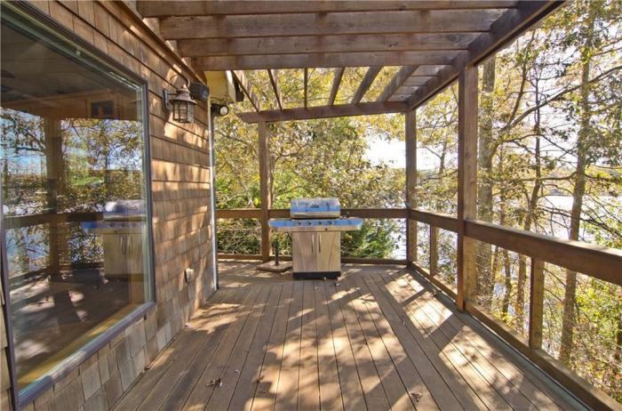 916 Oak Drive - Photo 3 of 41