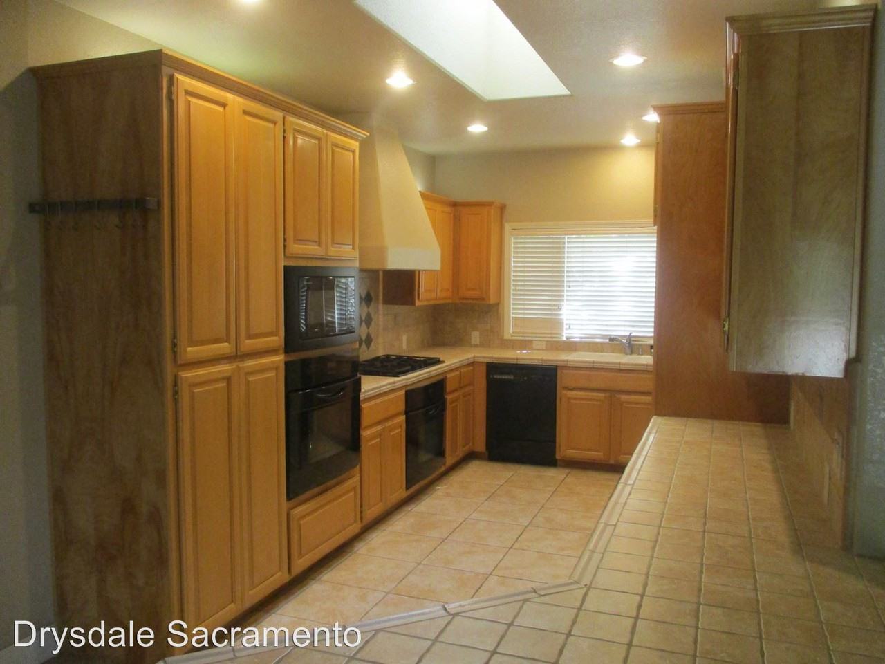 1320 Rolling Hills Dr. - Photo 3 of 18