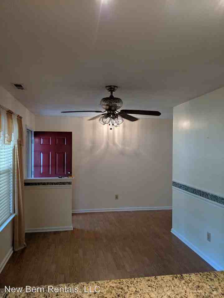 310 Lochbridge Drive - Photo 3 of 20