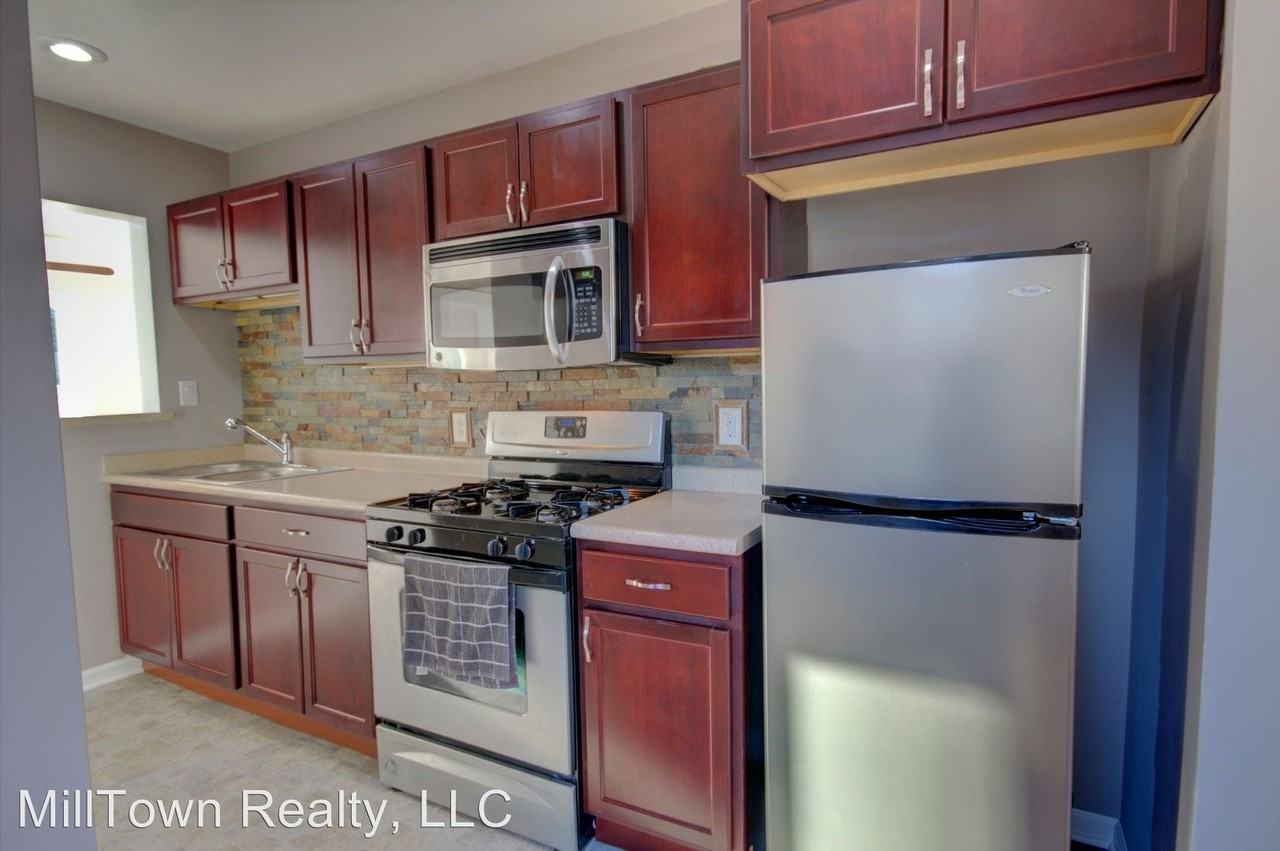 1845 30th St - Photo 2 of 24