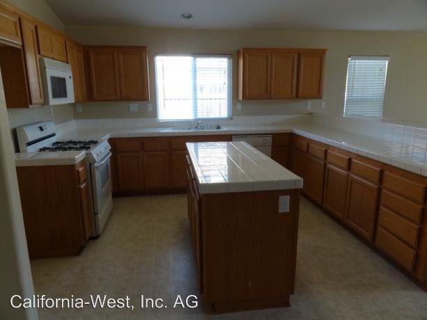 2426 Divide - Photo 2 of 10