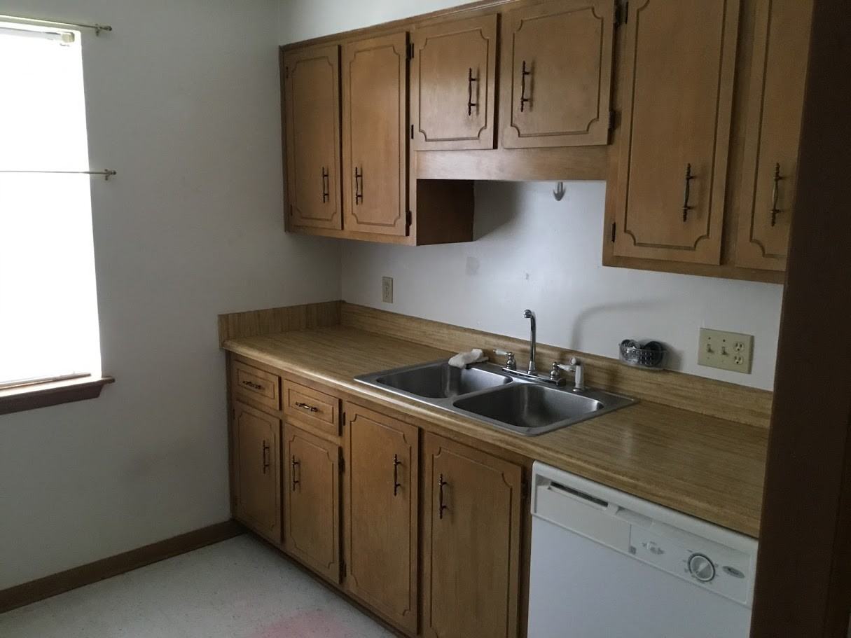207 Flores Ln - Photo 2 of 9