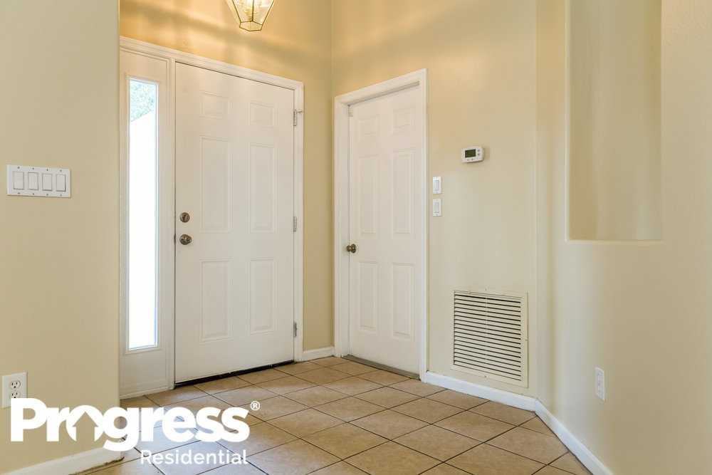 2717 Brook Hollow Rd - Photo 2 of 19