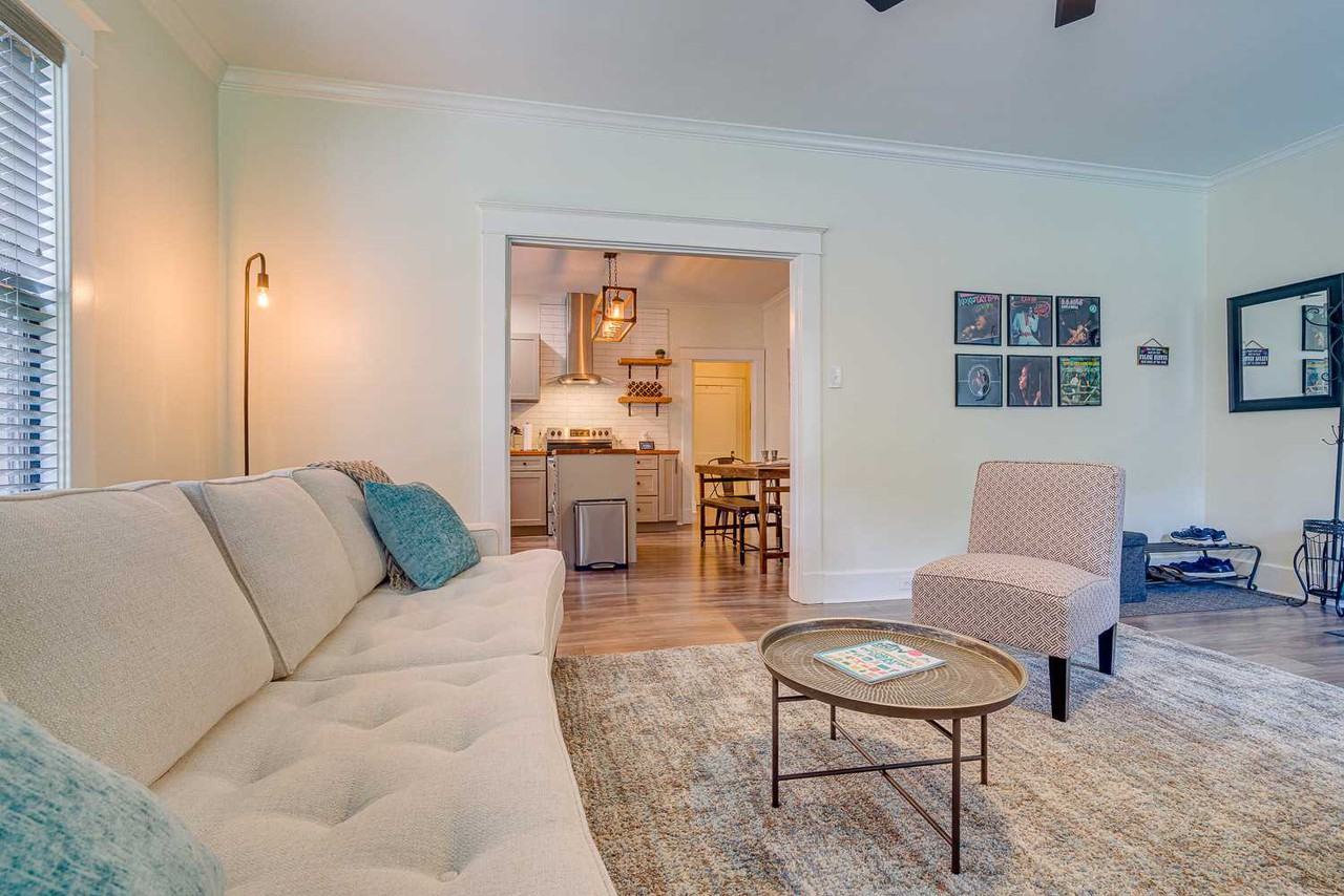 77 N Evergreen St - Photo 3 of 22