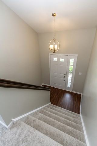 1187 Hawthorne - Photo 3 of 24