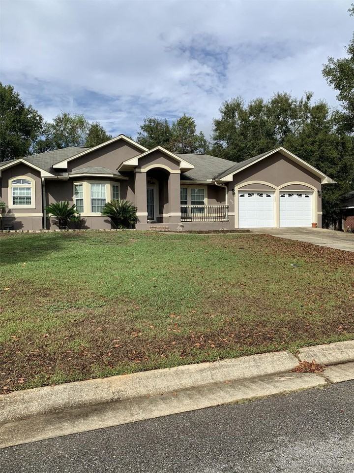 1554 Pelican Point Drive - Photo 2 of 35