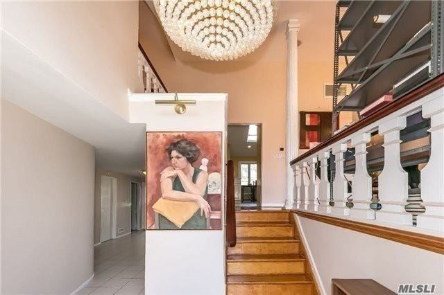 30 Tioga Dr - Photo 2 of 20