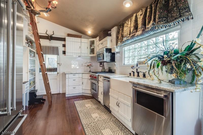 44 Main St - Photo 2 of 21