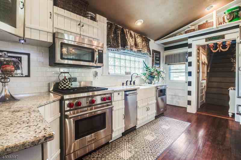 44 Main St - Photo 3 of 21