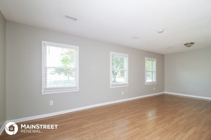 5505 Crabapple Court - Photo 3 of 16