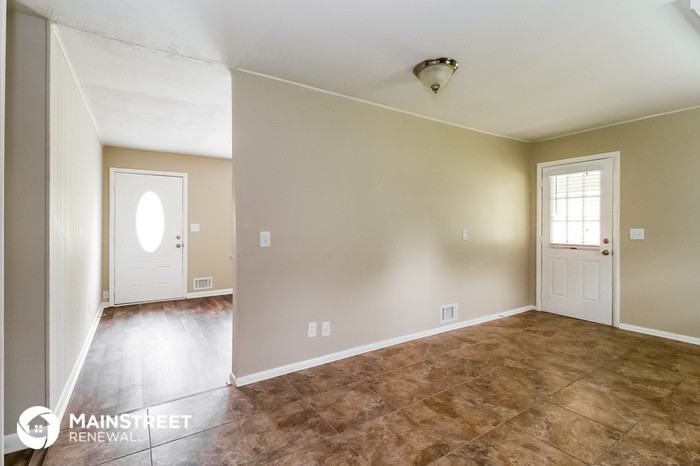 5602 Mockernut Lane - Photo 3 of 15
