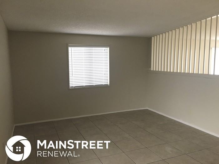 9811 East 33rd Street - Photo 3 of 17