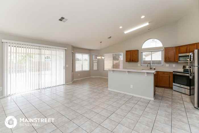 8531 West Vernon Avenue - Photo 3 of 16