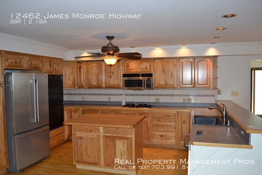 12462 James Monroe Highway - Photo 2 of 41