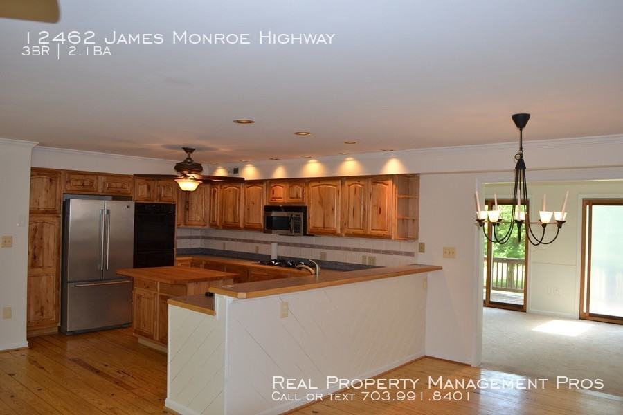 12462 James Monroe Highway - Photo 3 of 41