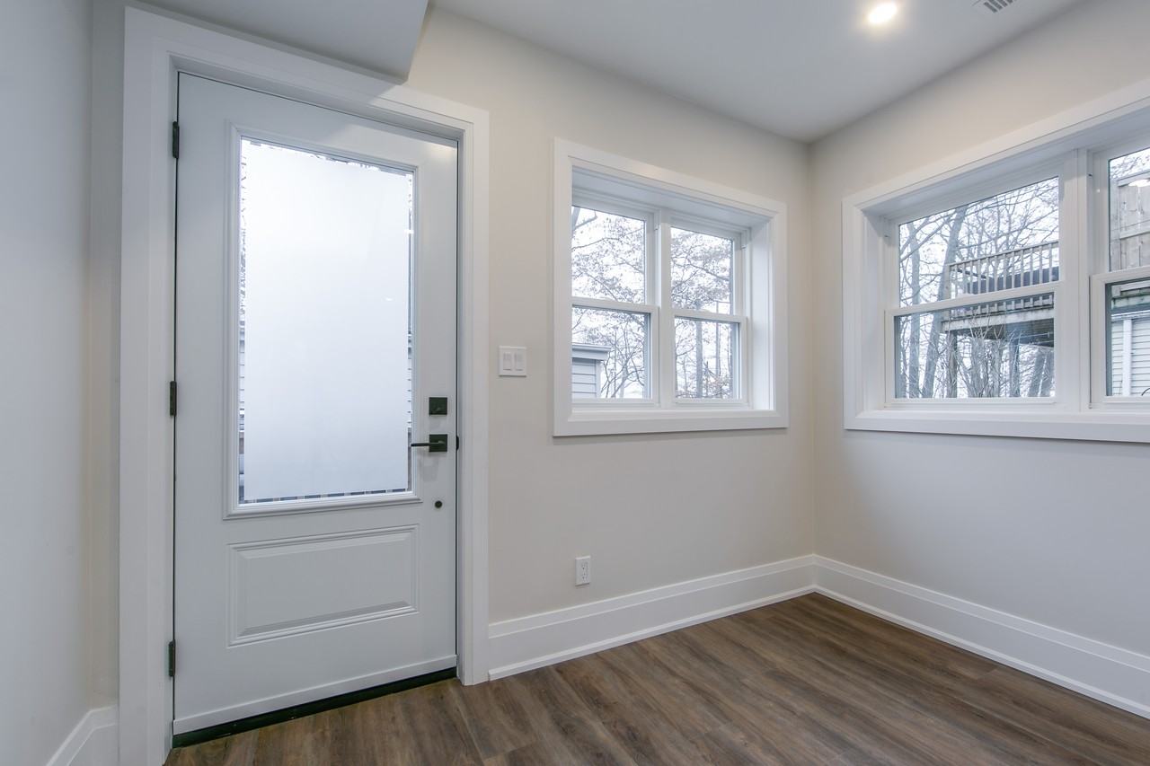 19 Fernwood Park Avenue #Main - Photo 2 of 11