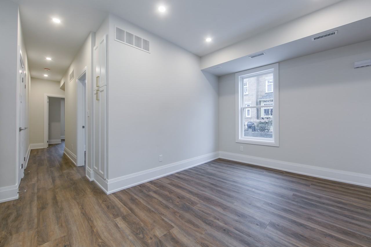 19 Fernwood Park Avenue #Main - Photo 5 of 11