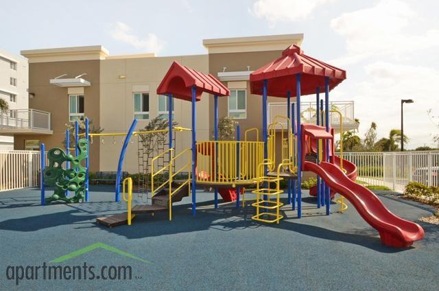 Woodside Oaks Apartments - Photo 3 of 18