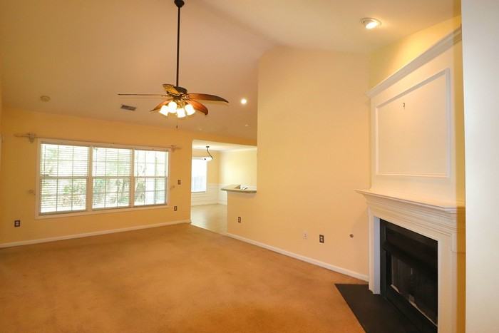 1452 Harbor Mist Court - Photo 3 of 19