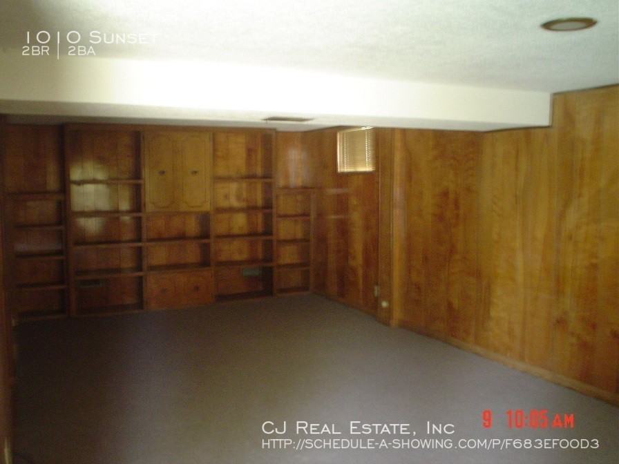 1010 Sunset - Photo 3 of 7