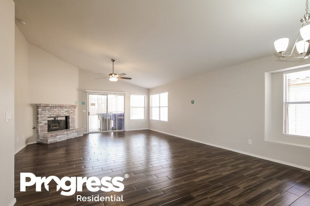 2704 N 126th Dr - Photo 3 of 16