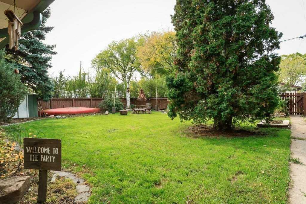 7604 94A Avenue Northwest - Photo 3 of 10