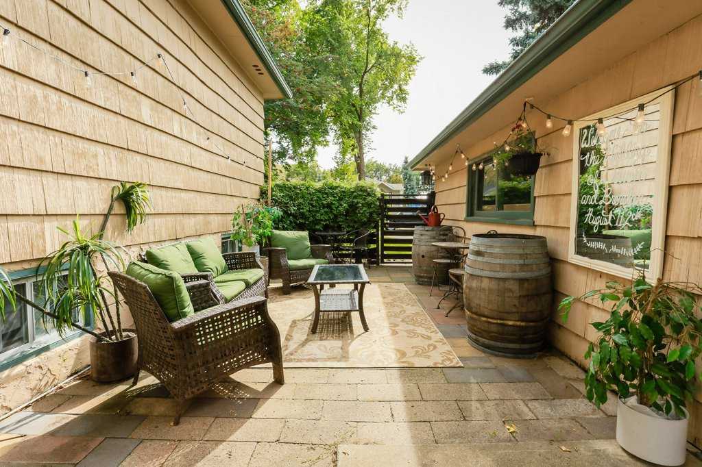 7604 94A Avenue Northwest - Photo 2 of 10