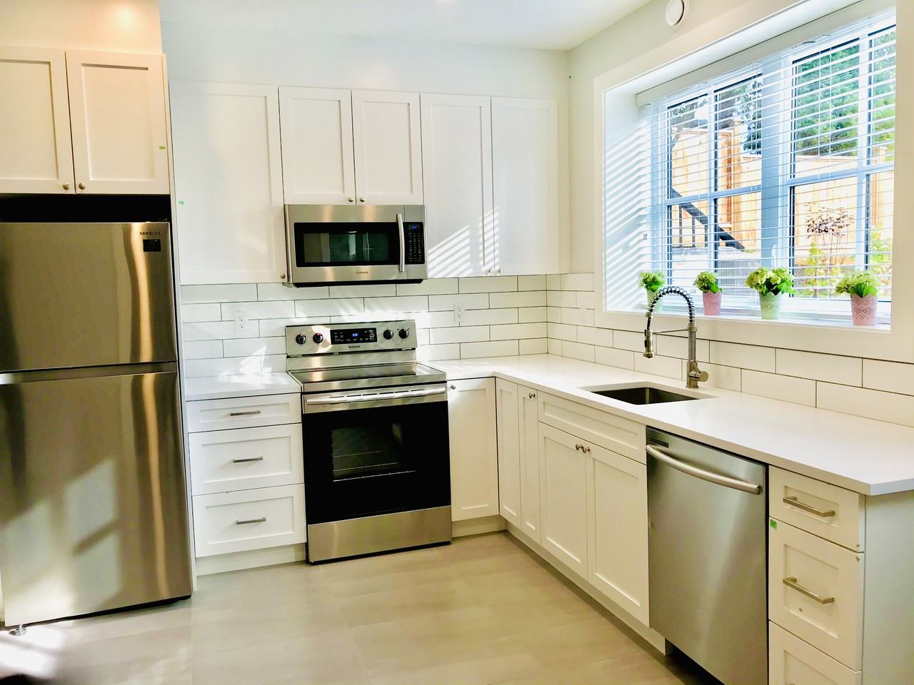 5490 Monarch Street - Photo 2 of 7